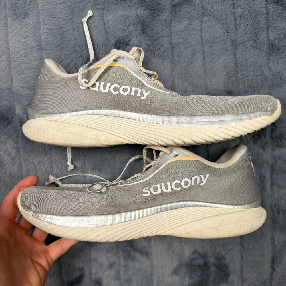 Saucony Kinvara 15 Mens Running Shoes Grey Silver Gold S20967-251 Size 11.5